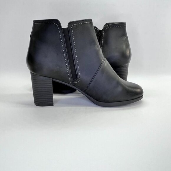 Clarks Bayla Glow Bootie Women's Size 10 in Black Heeled Ankle Boot - Picture 3 of 16